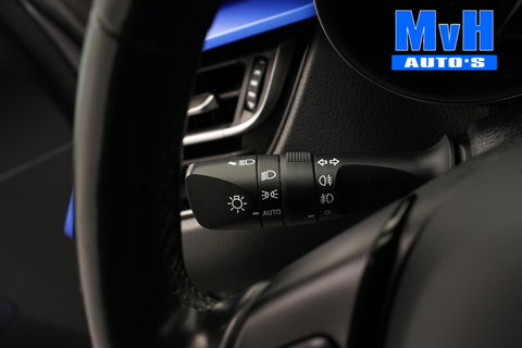 Toyota C-HR 1.8 Hybrid Bi-Tone|LUXE!|TREEPLANKEN|LED|JBL|NAP