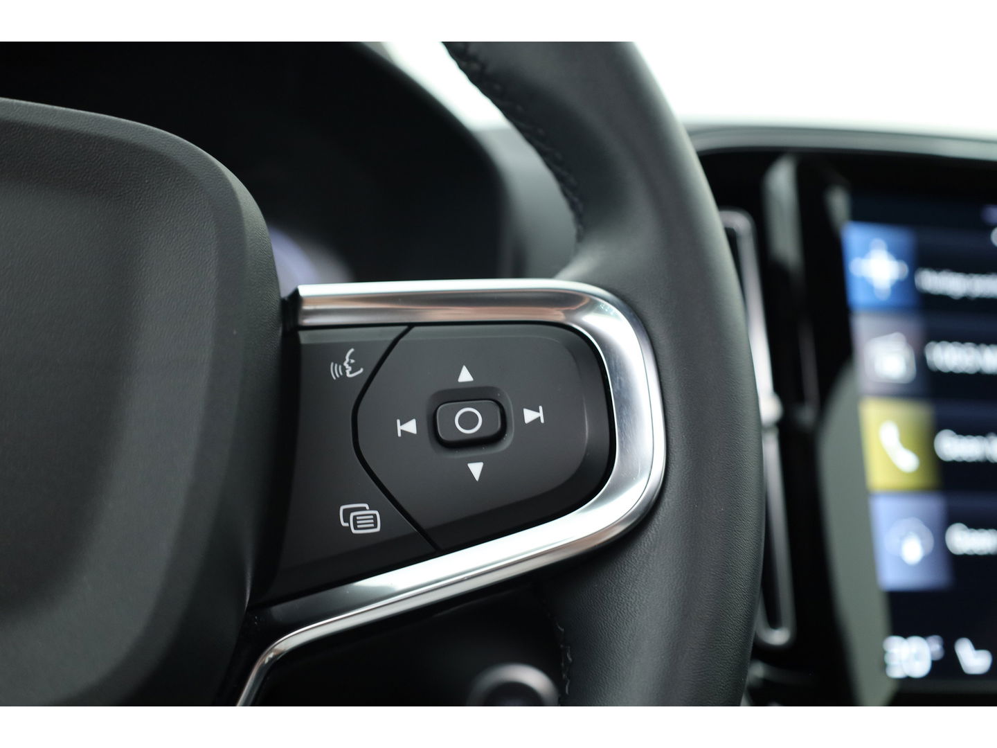 Volvo XC40 1.5 T5 Plug-in hybrid Ultimate Dark Panorama-dak, 360 camera, elek. stoelen, ACC, Blis