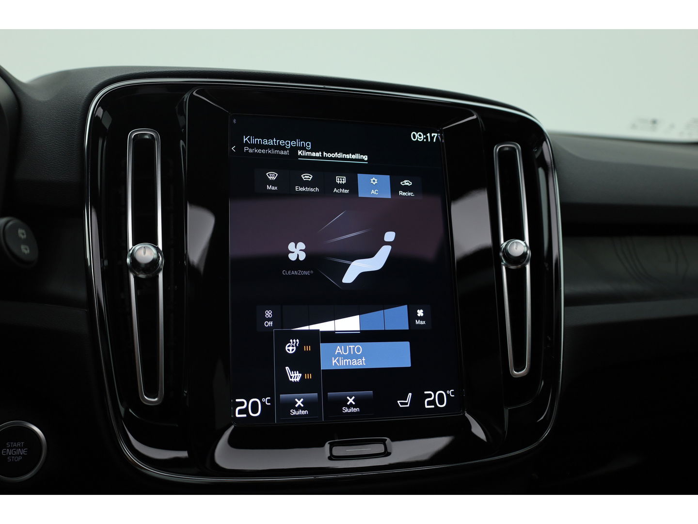 Volvo XC40 1.5 T5 Plug-in hybrid Ultimate Dark Panorama-dak, 360 camera, elek. stoelen, ACC, Blis