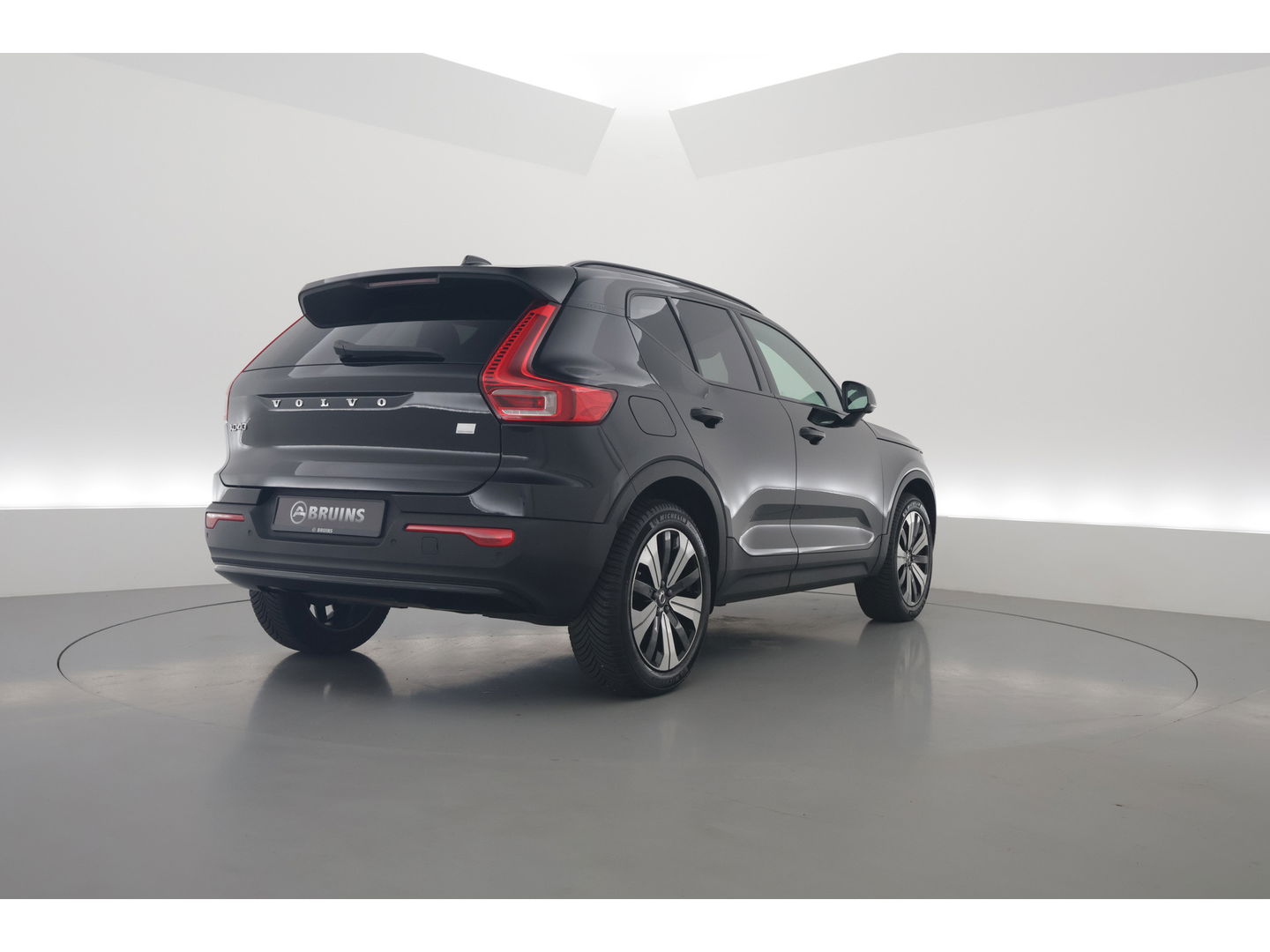 Volvo XC40 1.5 T5 Plug-in hybrid Ultimate Dark Panorama-dak, 360 camera, elek. stoelen, ACC, Blis