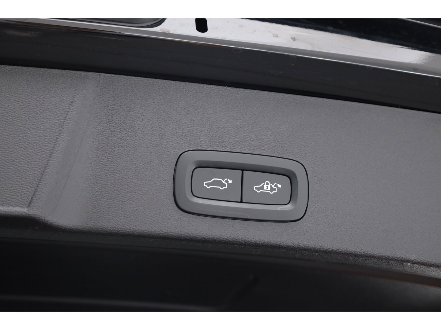 Volvo XC40 1.5 T5 Plug-in hybrid Ultimate Dark Panorama-dak, 360 camera, elek. stoelen, ACC, Blis