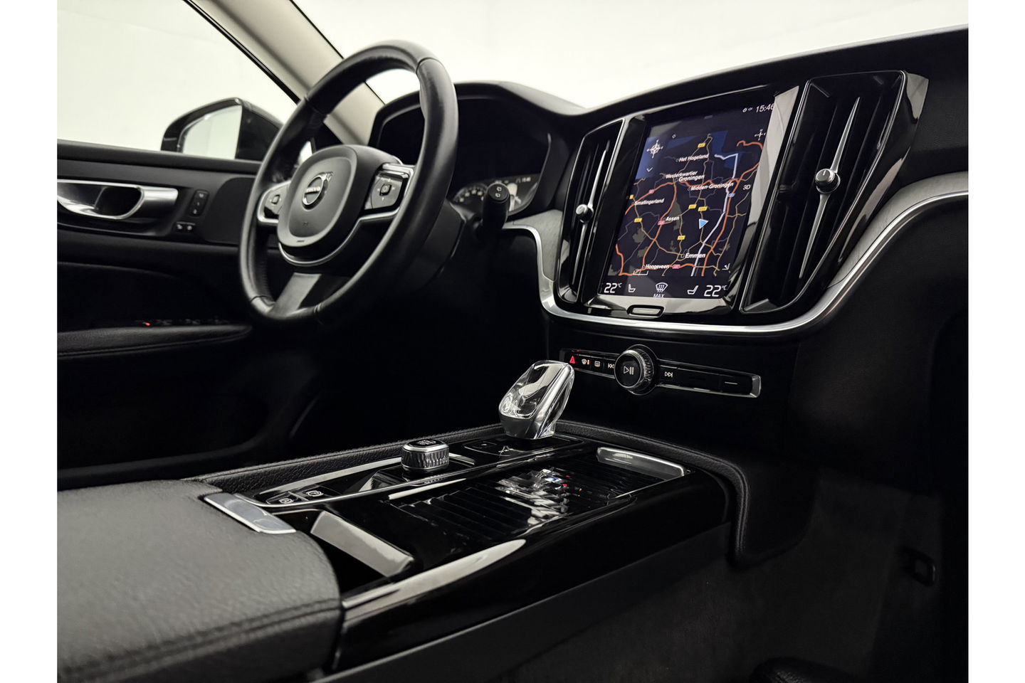 Volvo V60 T6 Recharge 291PK Inscription | LED | Camera | Trekhaak | Carplay | Virtual Cockpit | Memory seats