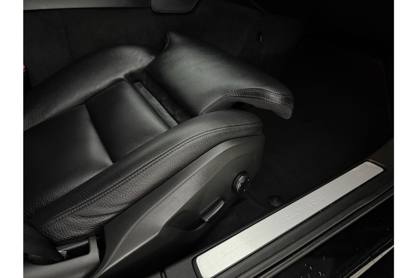 Volvo V60 T6 Recharge 291PK Inscription | LED | Camera | Trekhaak | Carplay | Virtual Cockpit | Memory seats