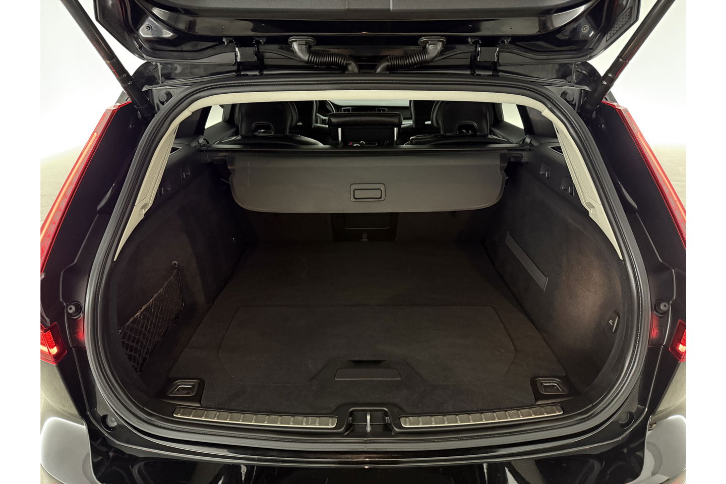 Volvo V60 T6 Recharge 291PK Inscription | LED | Camera | Trekhaak | Carplay | Virtual Cockpit | Memory seats