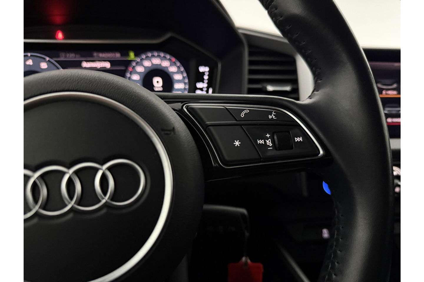 Audi A1 30 TFSI epic | LED | Carplay | Virtual Cockpit | Adaptive Cruise | Clima | 17''LMV