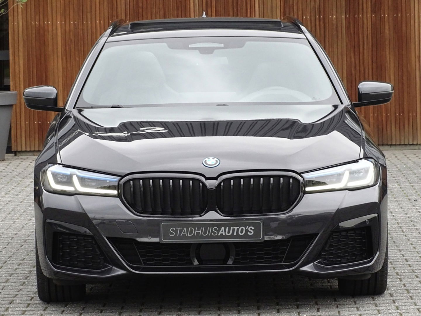 BMW 5 Serie touring 530e 292PK X-drive / M-Sport / Laser / 2022 / Pano / Head-Up