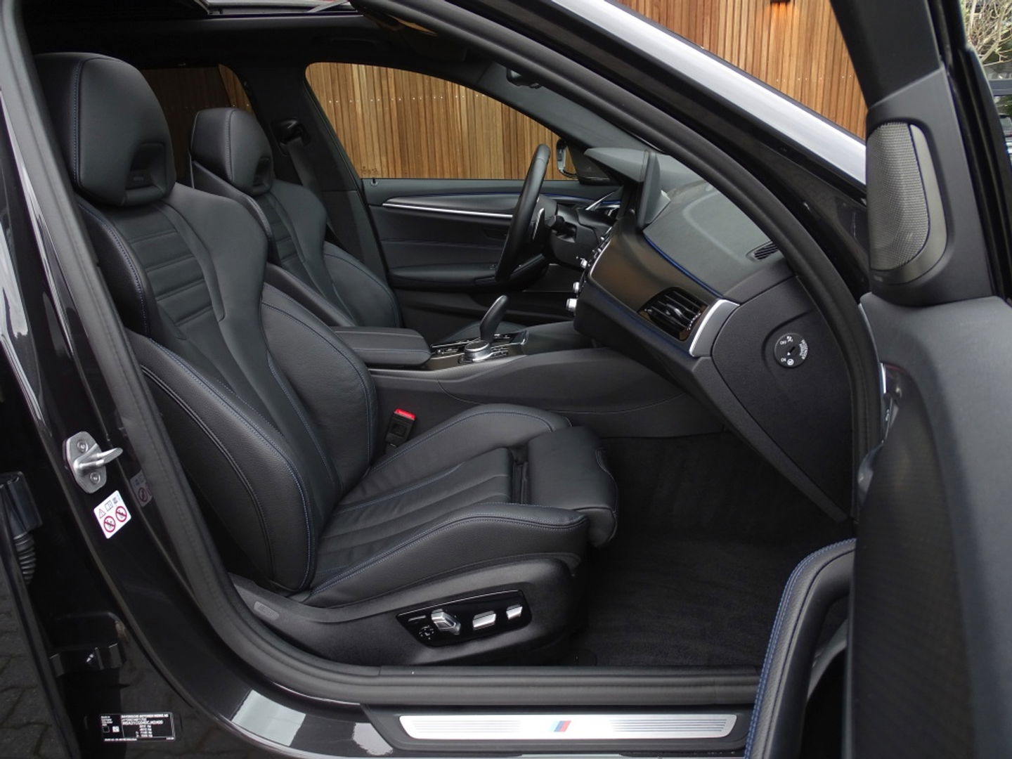 BMW 5 Serie touring 530e 292PK X-drive / M-Sport / Laser / 2022 / Pano / Head-Up