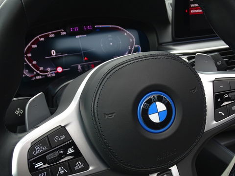 BMW 5 Serie touring 530e 292PK X-drive / M-Sport / Laser / 2022 / Pano / Head-Up