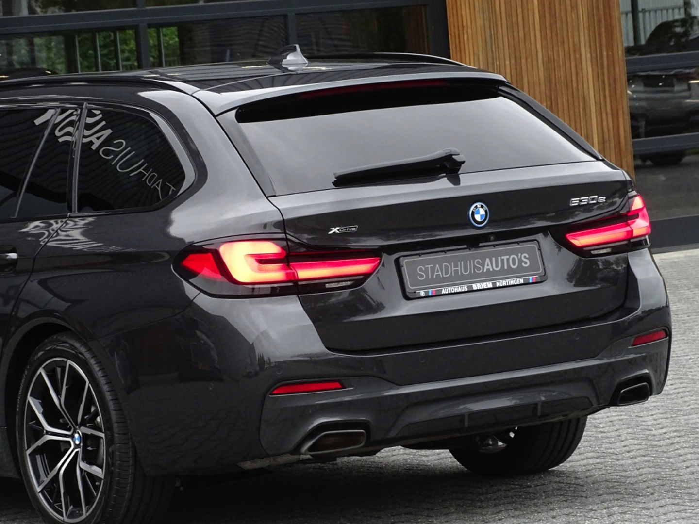BMW 5 Serie touring 530e 292PK X-drive / M-Sport / Laser / 2022 / Pano / Head-Up
