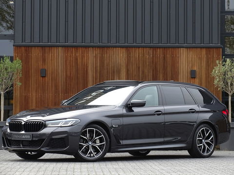 BMW 5 Serie touring 530e 292PK X-drive / M-Sport / Laser / 2022 / Pano / Head-Up