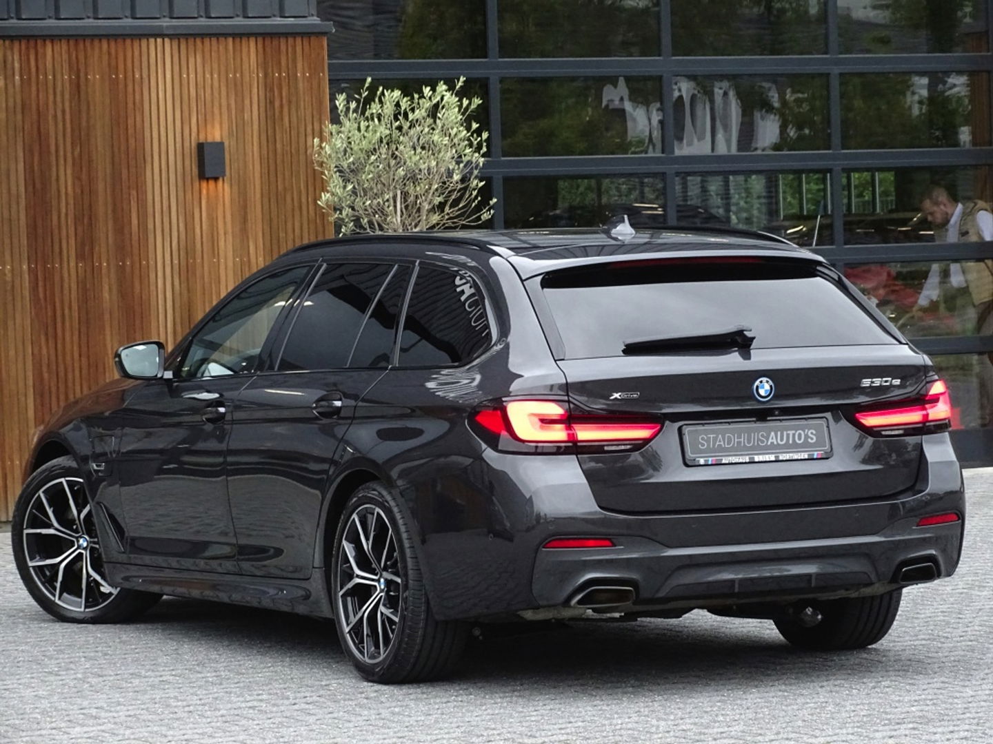 BMW 5 Serie touring 530e 292PK X-drive / M-Sport / Laser / 2022 / Pano / Head-Up