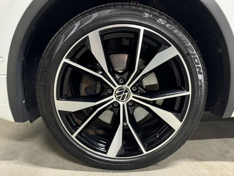 Volkswagen Tiguan 1.4 TSI eHybrid R-Line Black Style Pano HUD 360º Carplay