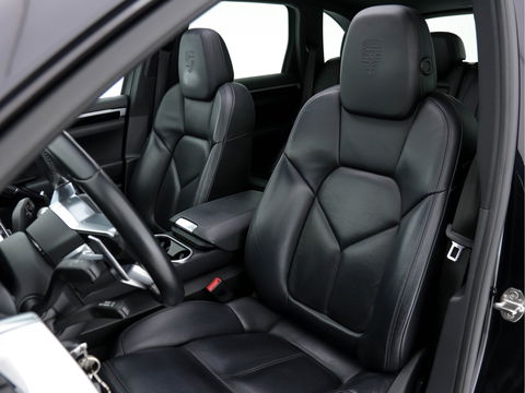 Porsche Cayenne 3.0 S E-Hybrid (INCL-BTW) *PANO | LUXURY-LEATHER | BI-XENON | BOSE-SOUND | MEMORY-PACK | HEATED-COMFORTSEATS | PRIVACY-GLASS | CAMERA | NAVI-FULLMAP | ECC | PDC | CRUISE | 21''ALU*