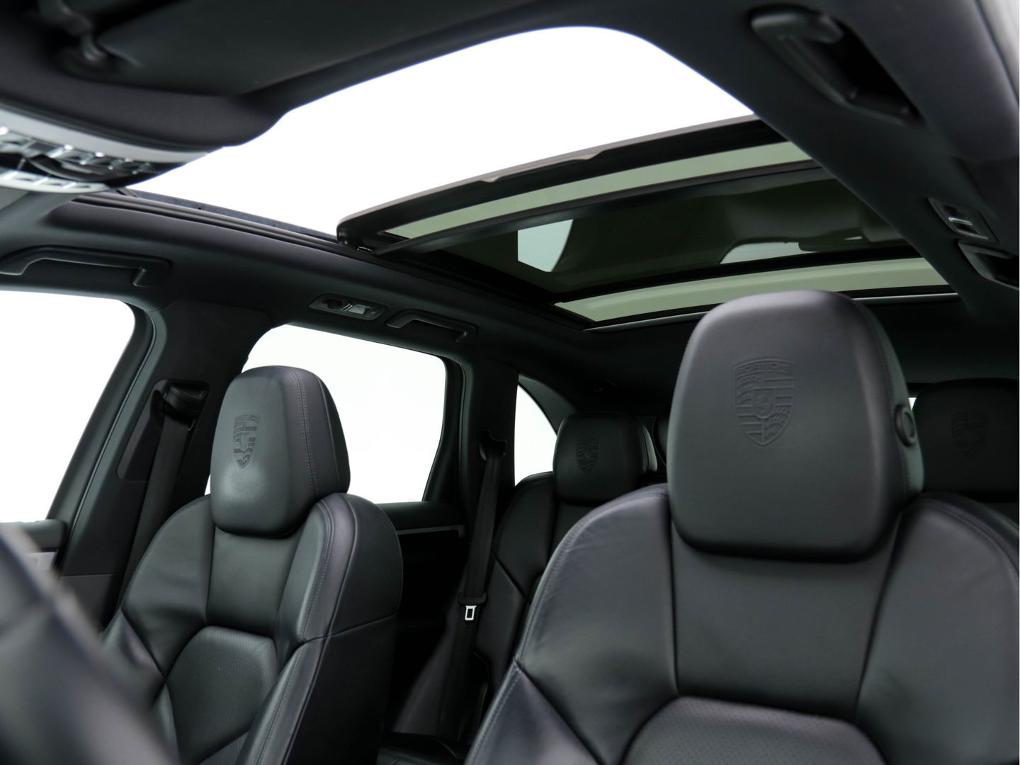 Porsche Cayenne 3.0 S E-Hybrid (INCL-BTW) *PANO | LUXURY-LEATHER | BI-XENON | BOSE-SOUND | MEMORY-PACK | HEATED-COMFORTSEATS | PRIVACY-GLASS | CAMERA | NAVI-FULLMAP | ECC | PDC | CRUISE | 21''ALU*