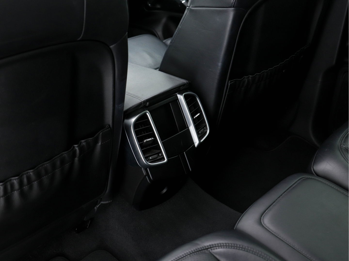 Porsche Cayenne 3.0 S E-Hybrid (INCL-BTW) *PANO | LUXURY-LEATHER | BI-XENON | BOSE-SOUND | MEMORY-PACK | HEATED-COMFORTSEATS | PRIVACY-GLASS | CAMERA | NAVI-FULLMAP | ECC | PDC | CRUISE | 21''ALU*