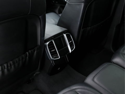 Porsche Cayenne 3.0 S E-Hybrid (INCL-BTW) *PANO | LUXURY-LEATHER | BI-XENON | BOSE-SOUND | MEMORY-PACK | HEATED-COMFORTSEATS | PRIVACY-GLASS | CAMERA | NAVI-FULLMAP | ECC | PDC | CRUISE | 21''ALU*