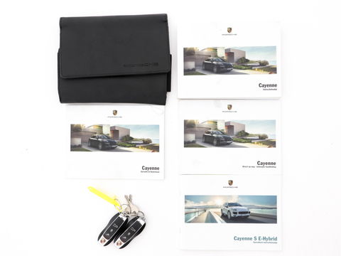 Porsche Cayenne 3.0 S E-Hybrid (INCL-BTW) *PANO | LUXURY-LEATHER | BI-XENON | BOSE-SOUND | MEMORY-PACK | HEATED-COMFORTSEATS | PRIVACY-GLASS | CAMERA | NAVI-FULLMAP | ECC | PDC | CRUISE | 21''ALU*