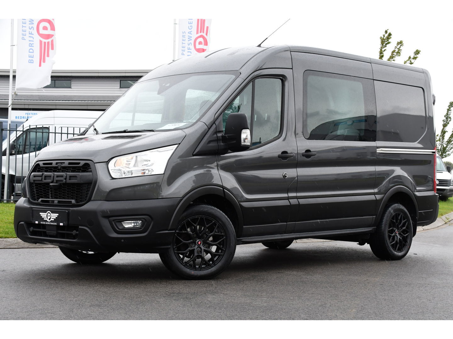 Ford Transit 2.0 TDCI L2H2 DC Raptor Grill Camera, Cruise, Carplay, Stoelverwarming, 130pk, Automaat, Multimedia, 2 x Schuifdeur, Uniek!