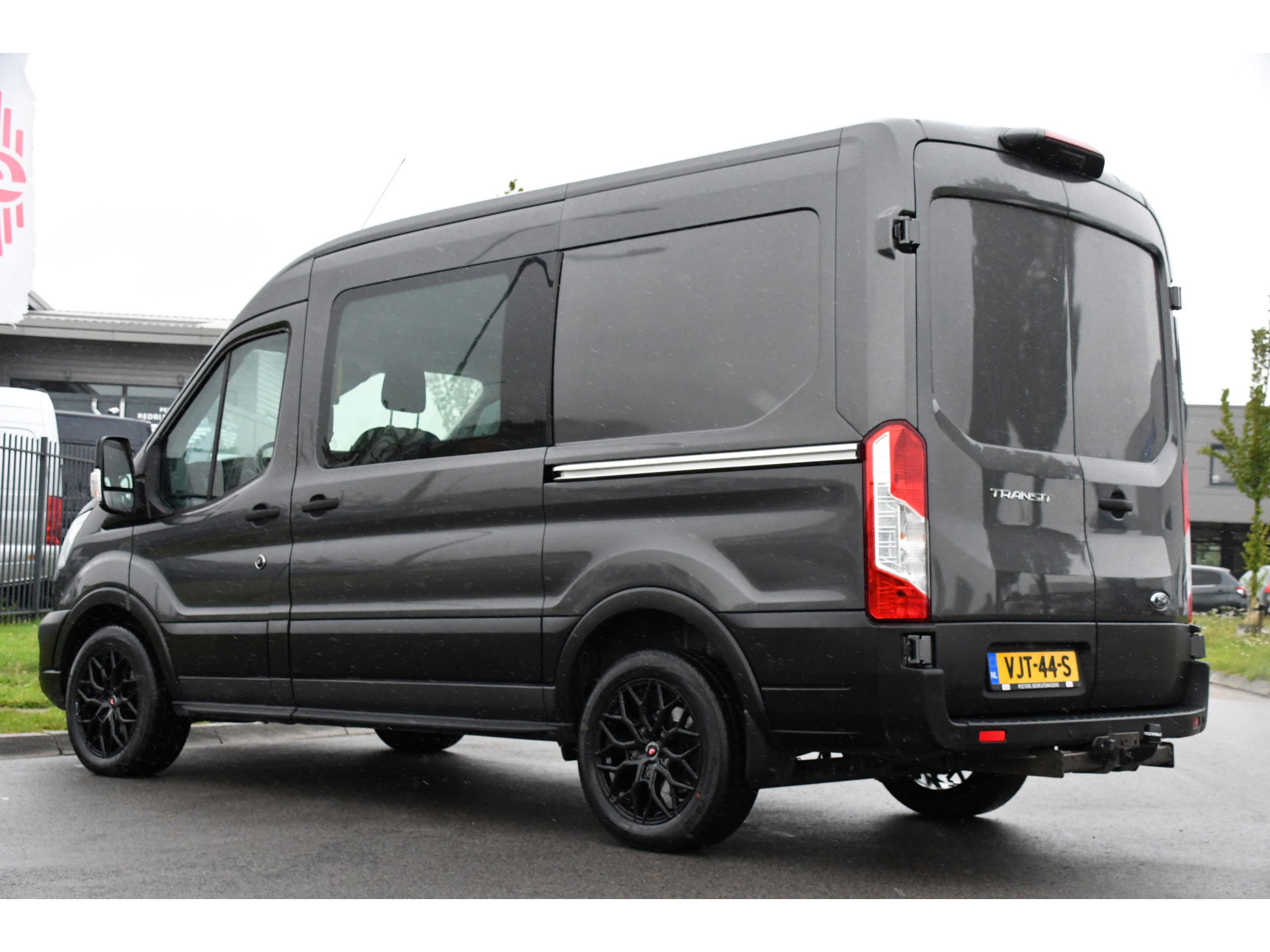 Ford Transit 2.0 TDCI L2H2 DC Raptor Grill Camera, Cruise, Carplay, Stoelverwarming, 130pk, Automaat, Multimedia, 2 x Schuifdeur, Uniek!