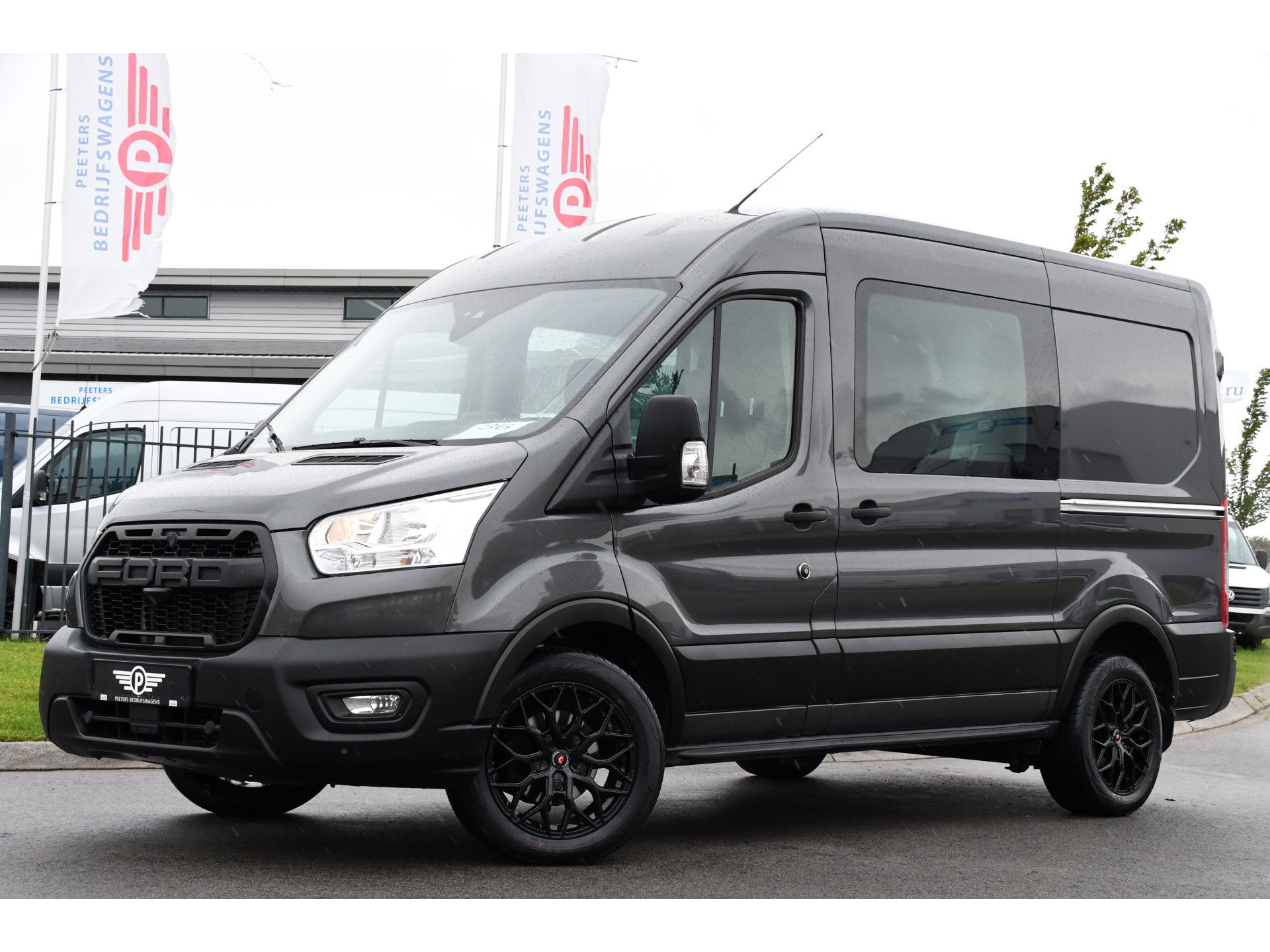 Ford Transit 2.0 TDCI L2H2 DC Raptor Grill Camera, Cruise, Carplay, Stoelverwarming, 130pk, Automaat, Multimedia, 2 x Schuifdeur, Uniek!