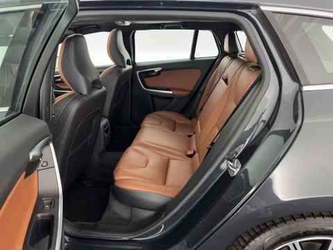 Volvo V60 2.4 D6 AWD Plug-In Hybrid Summum Aut. *PANO | LUXURY-LEATHER | BI-XENON | ADAPTIVE-CRUISE | BLINDSPOT | MEMORY-PACK | HEATED-SPORTSEATS | NAVI-FULLMAP | CAMERA | ECC | PDC | TOWBAR | 18''ALU*