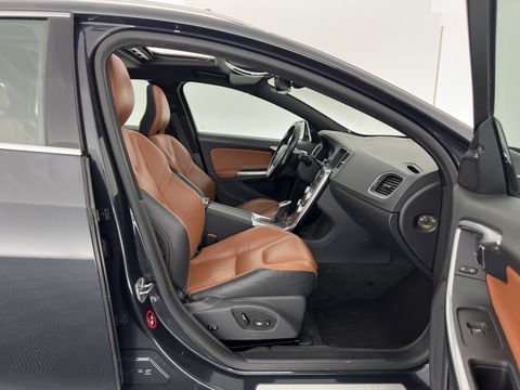 Volvo V60 2.4 D6 AWD Plug-In Hybrid Summum Aut. *PANO | LUXURY-LEATHER | BI-XENON | ADAPTIVE-CRUISE | BLINDSPOT | MEMORY-PACK | HEATED-SPORTSEATS | NAVI-FULLMAP | CAMERA | ECC | PDC | TOWBAR | 18''ALU*