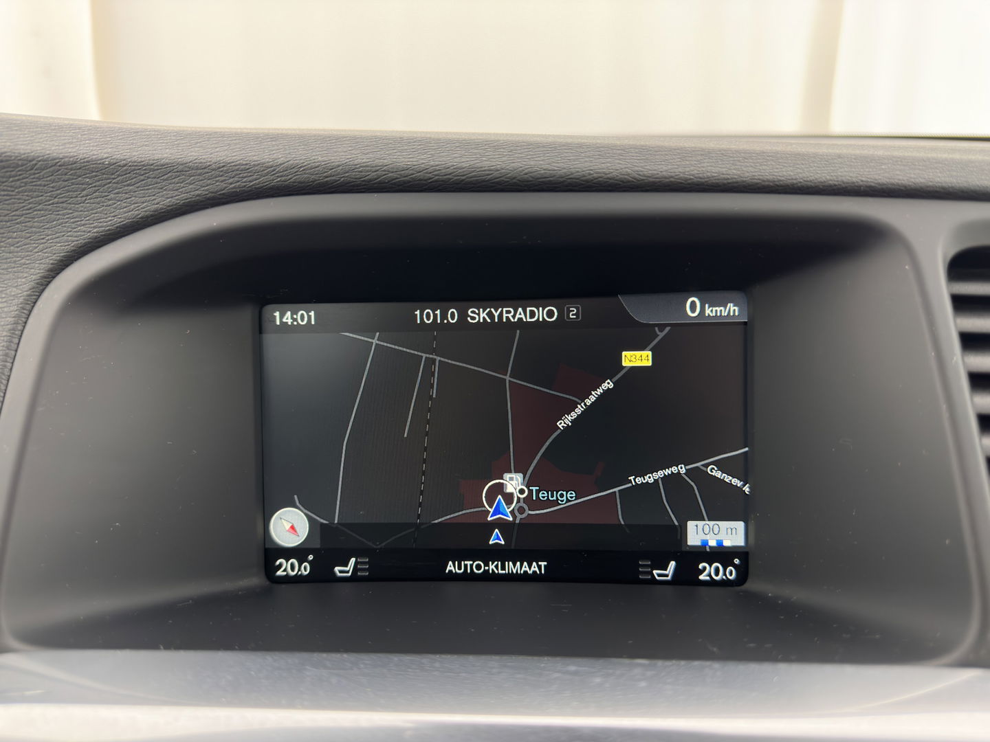 Volvo V60 2.4 D6 AWD Plug-In Hybrid Summum Aut. *PANO | LUXURY-LEATHER | BI-XENON | ADAPTIVE-CRUISE | BLINDSPOT | MEMORY-PACK | HEATED-SPORTSEATS | NAVI-FULLMAP | CAMERA | ECC | PDC | TOWBAR | 18''ALU*