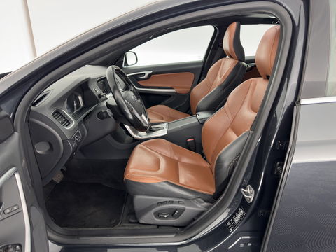 Volvo V60 2.4 D6 AWD Plug-In Hybrid Summum Aut. *PANO | LUXURY-LEATHER | BI-XENON | ADAPTIVE-CRUISE | BLINDSPOT | MEMORY-PACK | HEATED-SPORTSEATS | NAVI-FULLMAP | CAMERA | ECC | PDC | TOWBAR | 18''ALU*