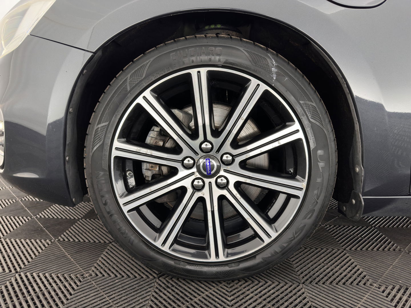 Volvo V60 2.4 D6 AWD Plug-In Hybrid Summum Aut. *PANO | LUXURY-LEATHER | BI-XENON | ADAPTIVE-CRUISE | BLINDSPOT | MEMORY-PACK | HEATED-SPORTSEATS | NAVI-FULLMAP | CAMERA | ECC | PDC | TOWBAR | 18''ALU*