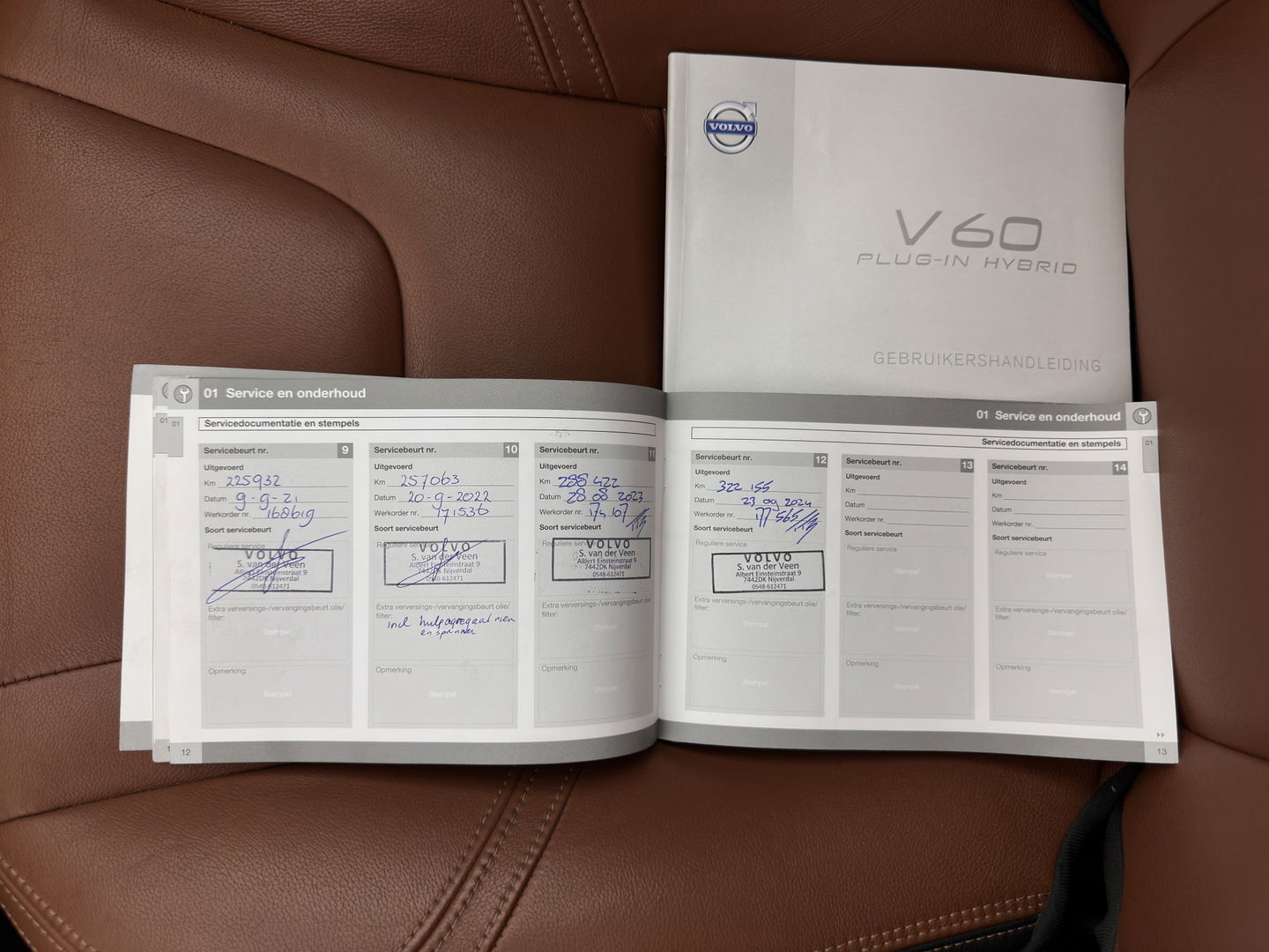Volvo V60 2.4 D6 AWD Plug-In Hybrid Summum Aut. *PANO | LUXURY-LEATHER | BI-XENON | ADAPTIVE-CRUISE | BLINDSPOT | MEMORY-PACK | HEATED-SPORTSEATS | NAVI-FULLMAP | CAMERA | ECC | PDC | TOWBAR | 18''ALU*