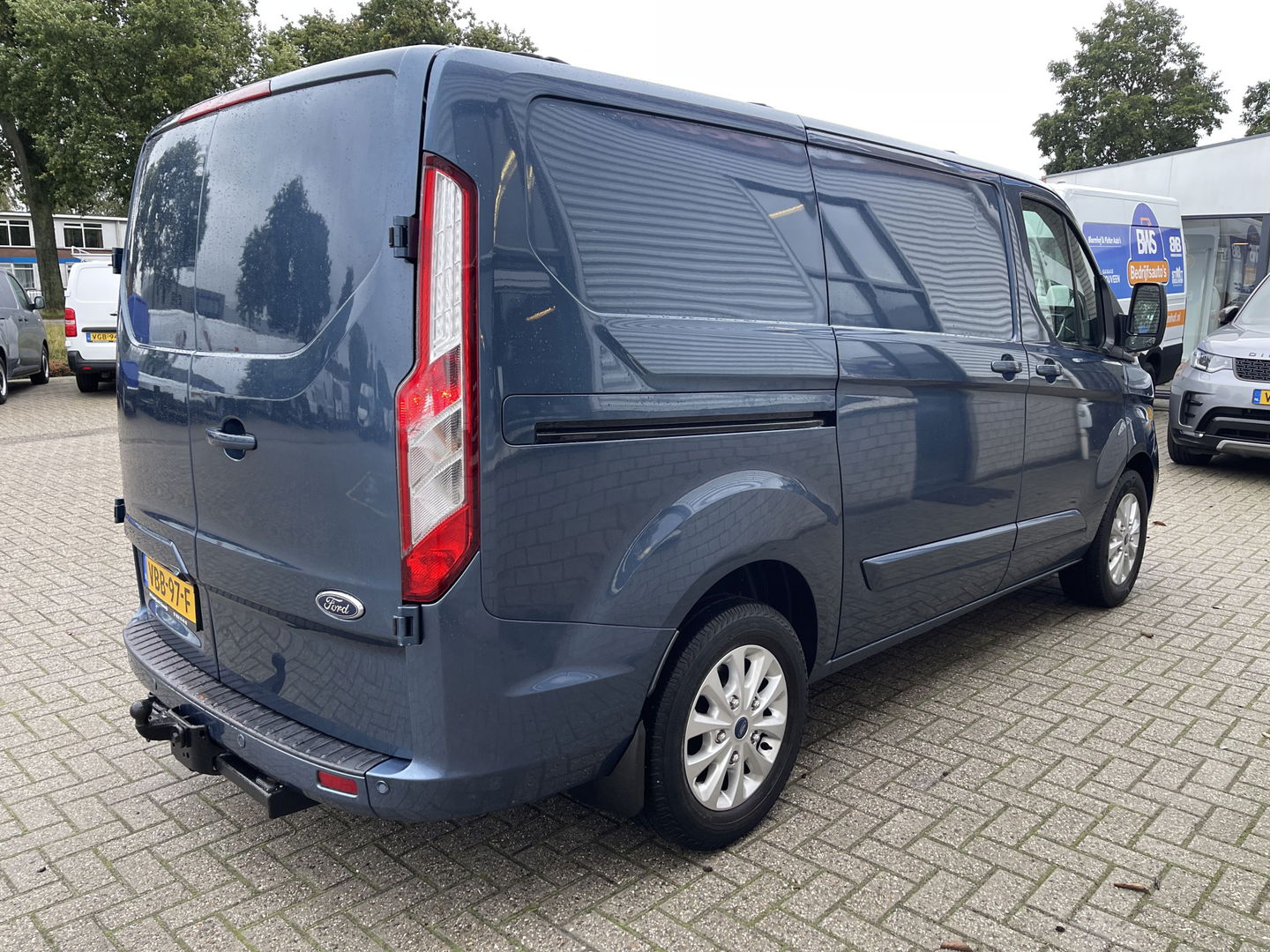 Ford Transit Custom 280 2.0 TDCI 130pk automaat L1H1 Limited / vaste prijs rijklaar € 17.950 ex btw / lease vanaf € 302 / airco / cruise / navi / camera / stoelverwarming / trekhaak !