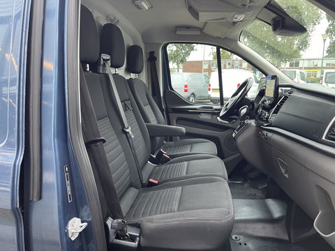 Ford Transit Custom 280 2.0 TDCI 130pk automaat L1H1 Limited / vaste prijs rijklaar € 17.950 ex btw / lease vanaf € 302 / airco / cruise / navi / camera / stoelverwarming / trekhaak !
