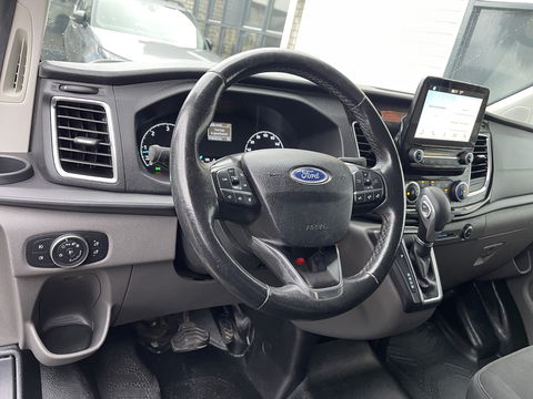 Ford Transit Custom 280 2.0 TDCI 130pk automaat L1H1 Limited / vaste prijs rijklaar € 17.950 ex btw / lease vanaf € 302 / airco / cruise / navi / camera / stoelverwarming / trekhaak !