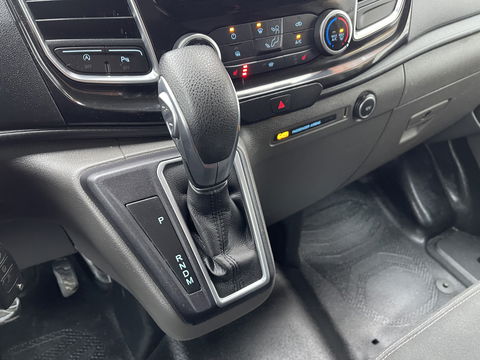 Ford Transit Custom 280 2.0 TDCI 130pk automaat L1H1 Limited / vaste prijs rijklaar € 17.950 ex btw / lease vanaf € 302 / airco / cruise / navi / camera / stoelverwarming / trekhaak !