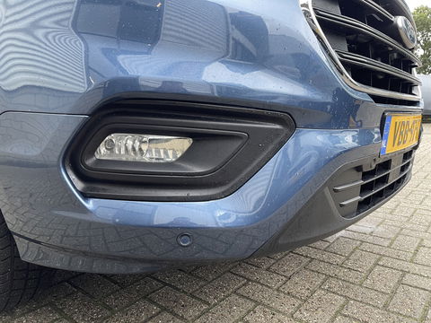 Ford Transit Custom 280 2.0 TDCI 130pk automaat L1H1 Limited / vaste prijs rijklaar € 17.950 ex btw / lease vanaf € 302 / airco / cruise / navi / camera / stoelverwarming / trekhaak !