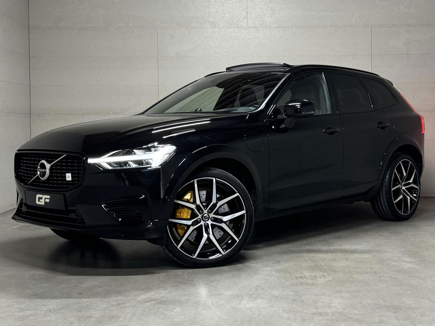 Volvo XC60 2.0 T8 AWD Polestar Engineered B&W Pano HUD ACC Trekh.