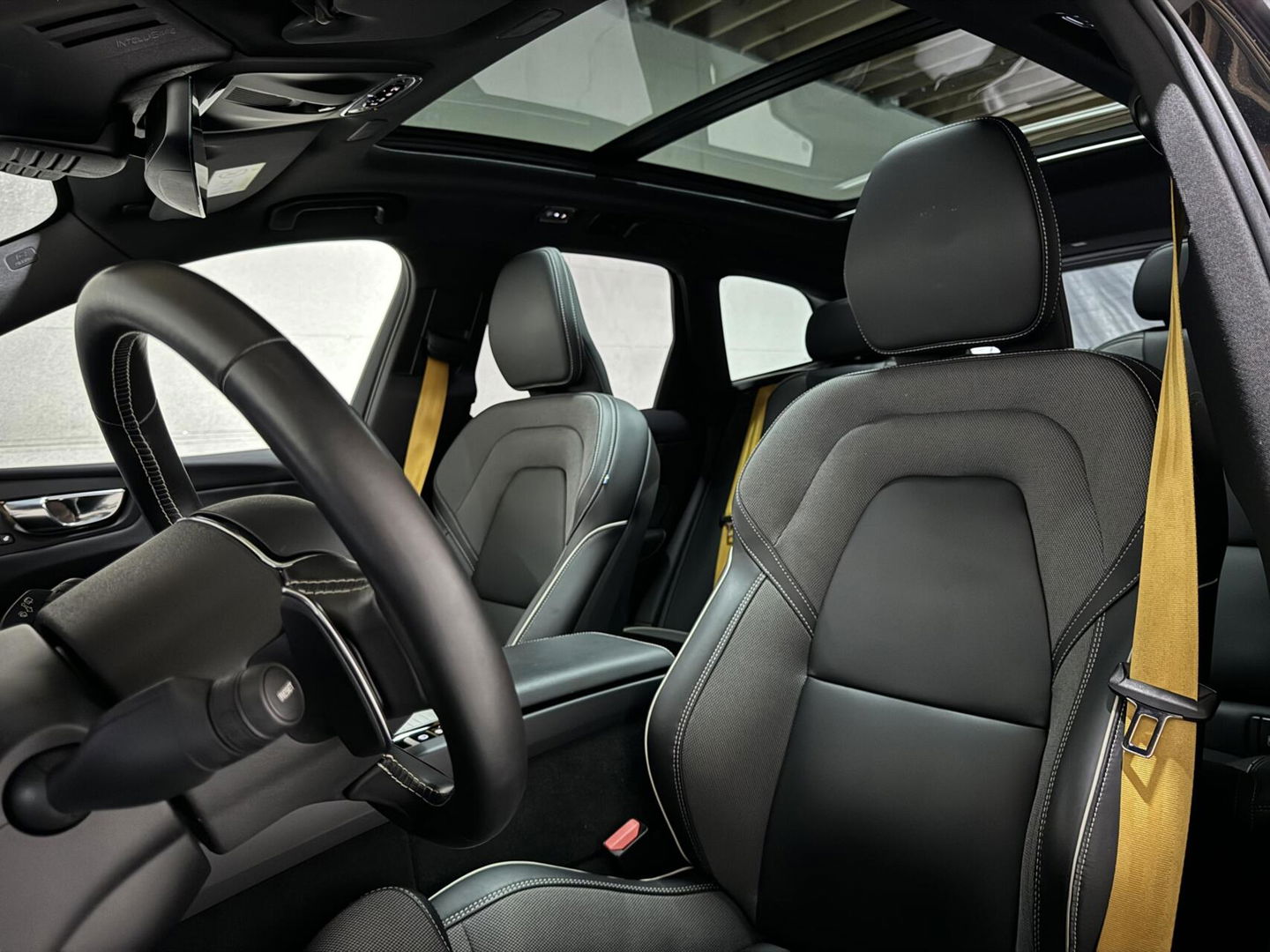 Volvo XC60 2.0 T8 AWD Polestar Engineered B&W Pano HUD ACC Trekh.