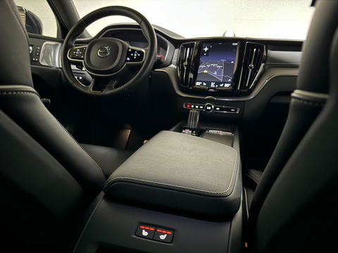 Volvo XC60 2.0 T8 AWD Polestar Engineered B&W Pano HUD ACC Trekh.