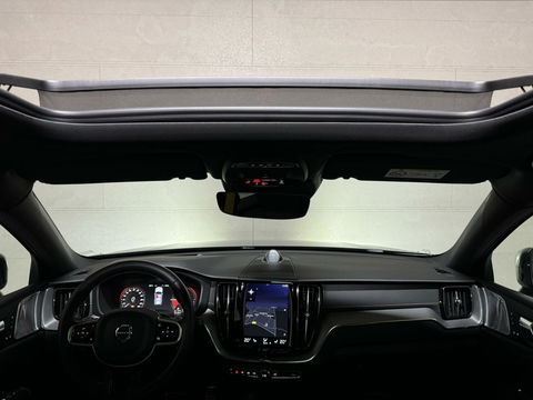 Volvo XC60 2.0 T8 AWD Polestar Engineered B&W Pano HUD ACC Trekh.