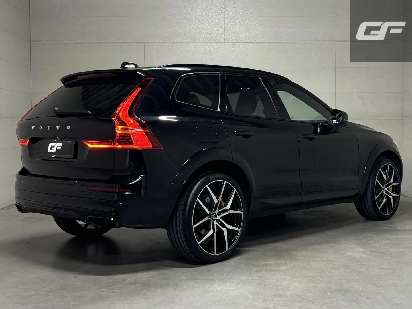 Volvo XC60 2.0 T8 AWD Polestar Engineered B&W Pano HUD ACC Trekh.