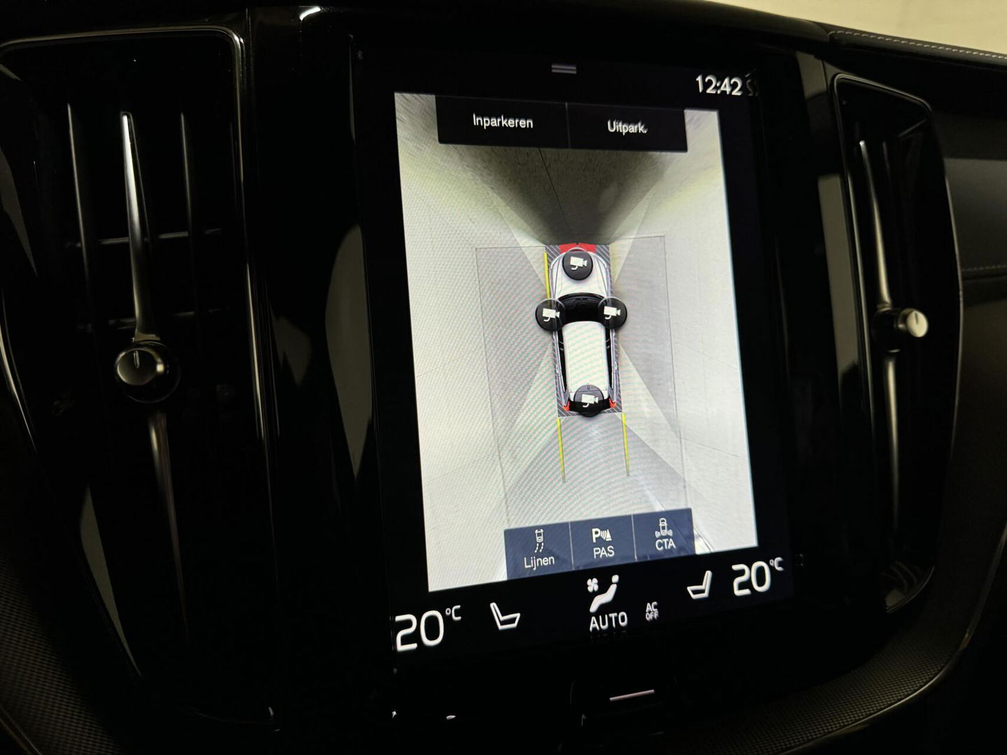 Volvo XC60 2.0 T8 AWD Polestar Engineered B&W Pano HUD ACC Trekh.