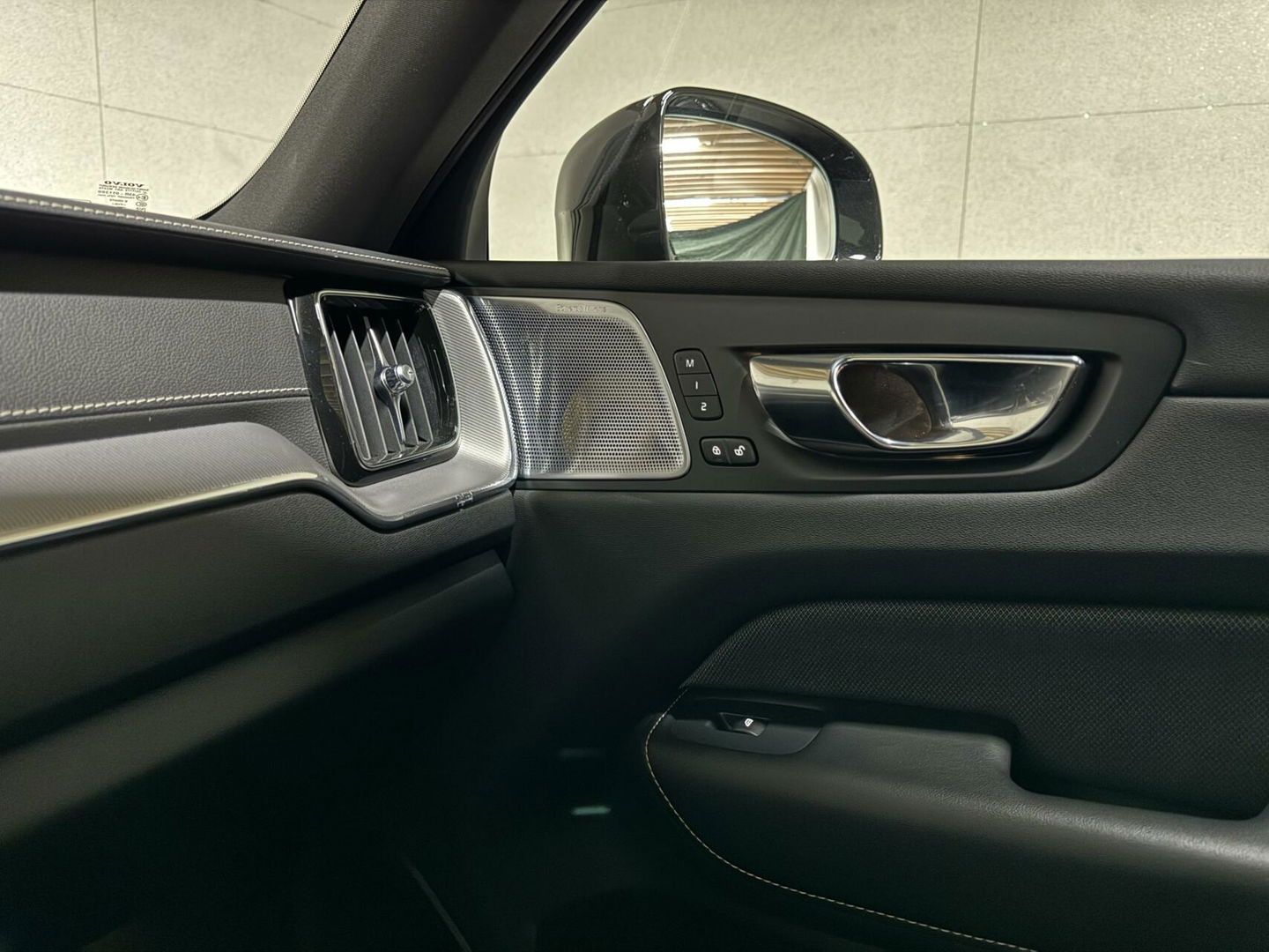 Volvo XC60 2.0 T8 AWD Polestar Engineered B&W Pano HUD ACC Trekh.