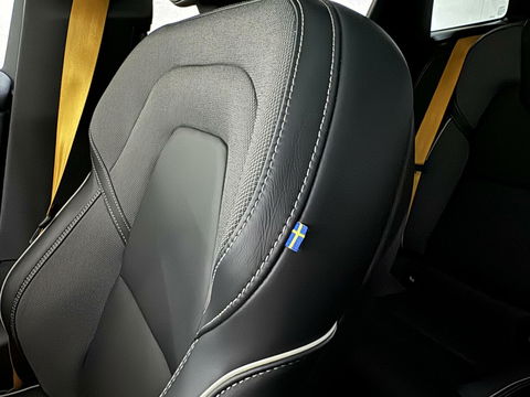 Volvo XC60 2.0 T8 AWD Polestar Engineered B&W Pano HUD ACC Trekh.