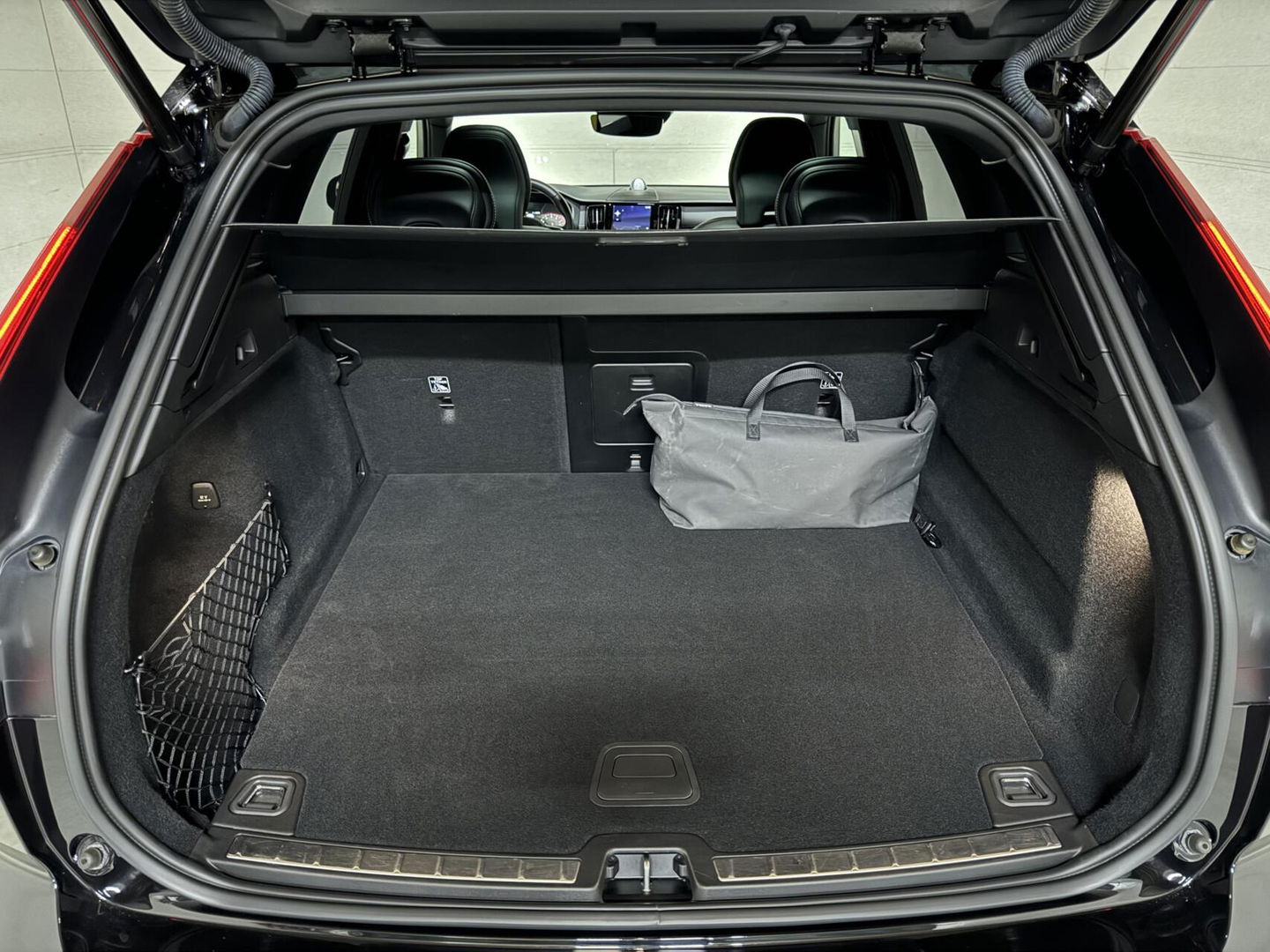 Volvo XC60 2.0 T8 AWD Polestar Engineered B&W Pano HUD ACC Trekh.