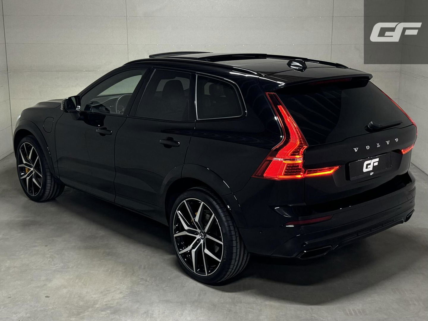 Volvo XC60 2.0 T8 AWD Polestar Engineered B&W Pano HUD ACC Trekh.