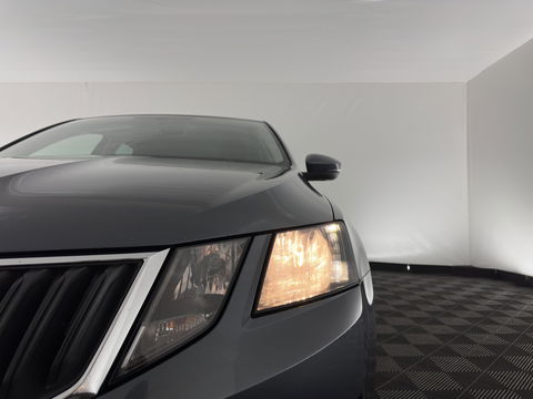 Škoda Octavia 1.6 TDI Greentech Ambition Business *LEATHER-FABRIC | NAVI-FULLMAP | HEATED-COMFORTSEATS | ECC | TOWBAR | PRIVACY-GLASS | PARKPILOT | CRUISE | 16''ALU *