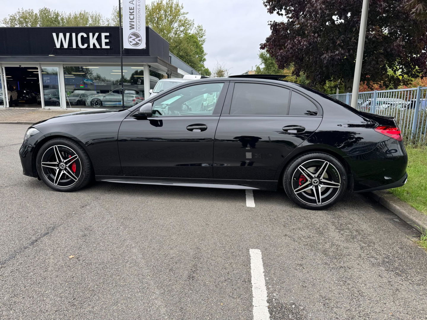 Mercedes-Benz C-Klasse 200 Launch Edition AMG Line Panorama 360 Camera