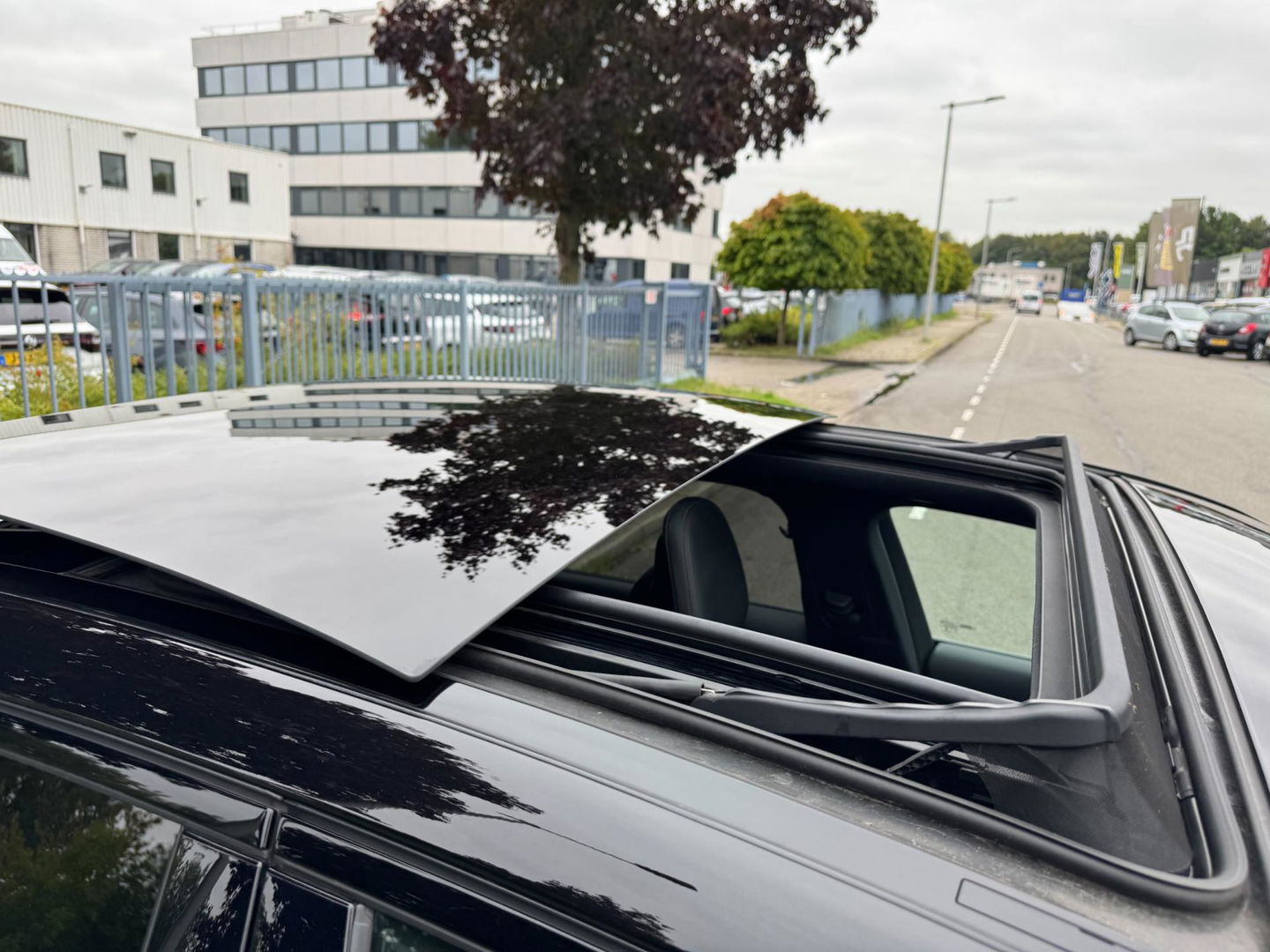 Mercedes-Benz C-Klasse 200 Launch Edition AMG Line Panorama 360 Camera