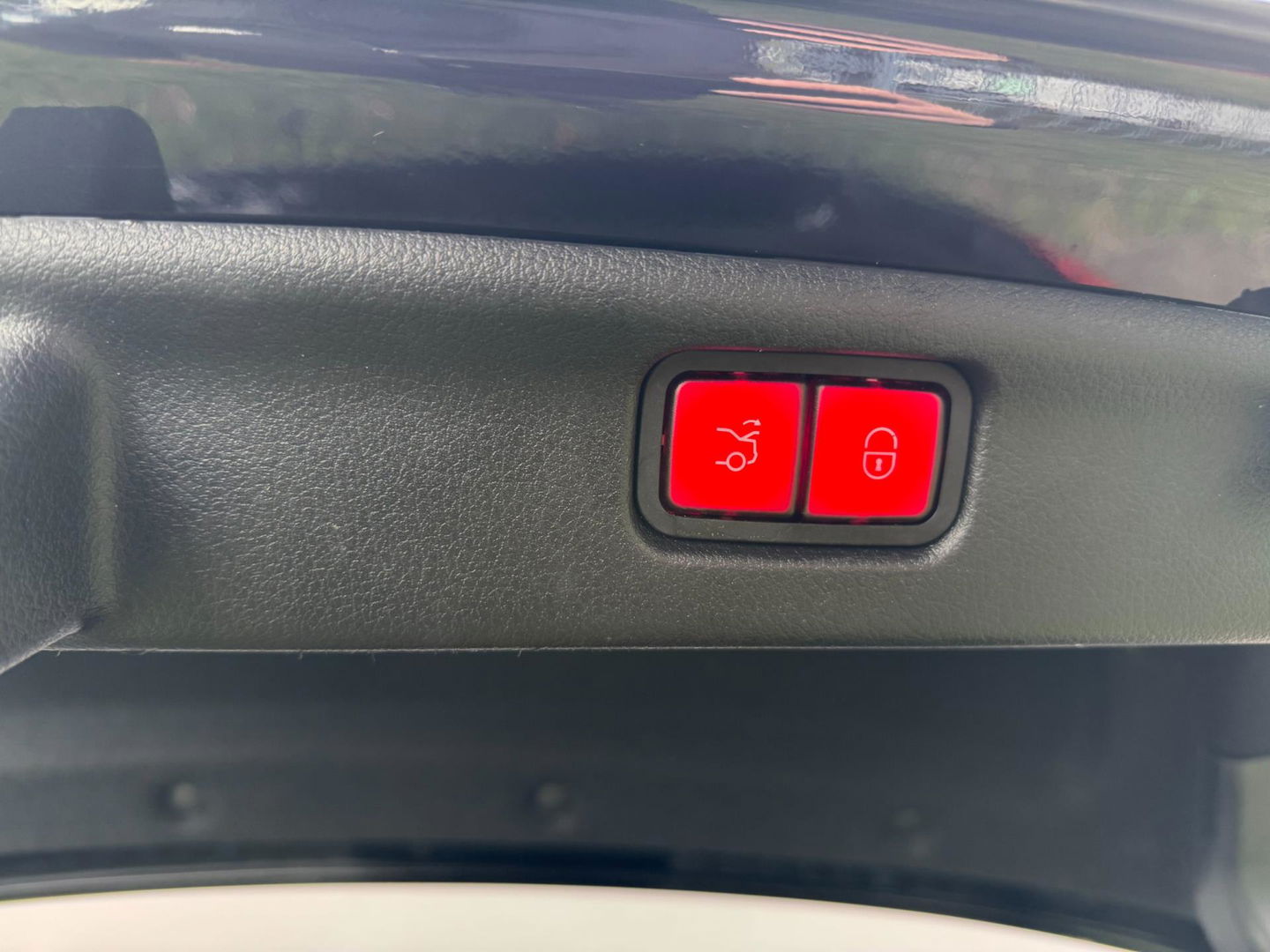 Mercedes-Benz C-Klasse 200 Launch Edition AMG Line Panorama 360 Camera