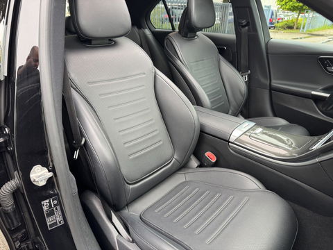 Mercedes-Benz C-Klasse 200 Launch Edition AMG Line Panorama 360 Camera
